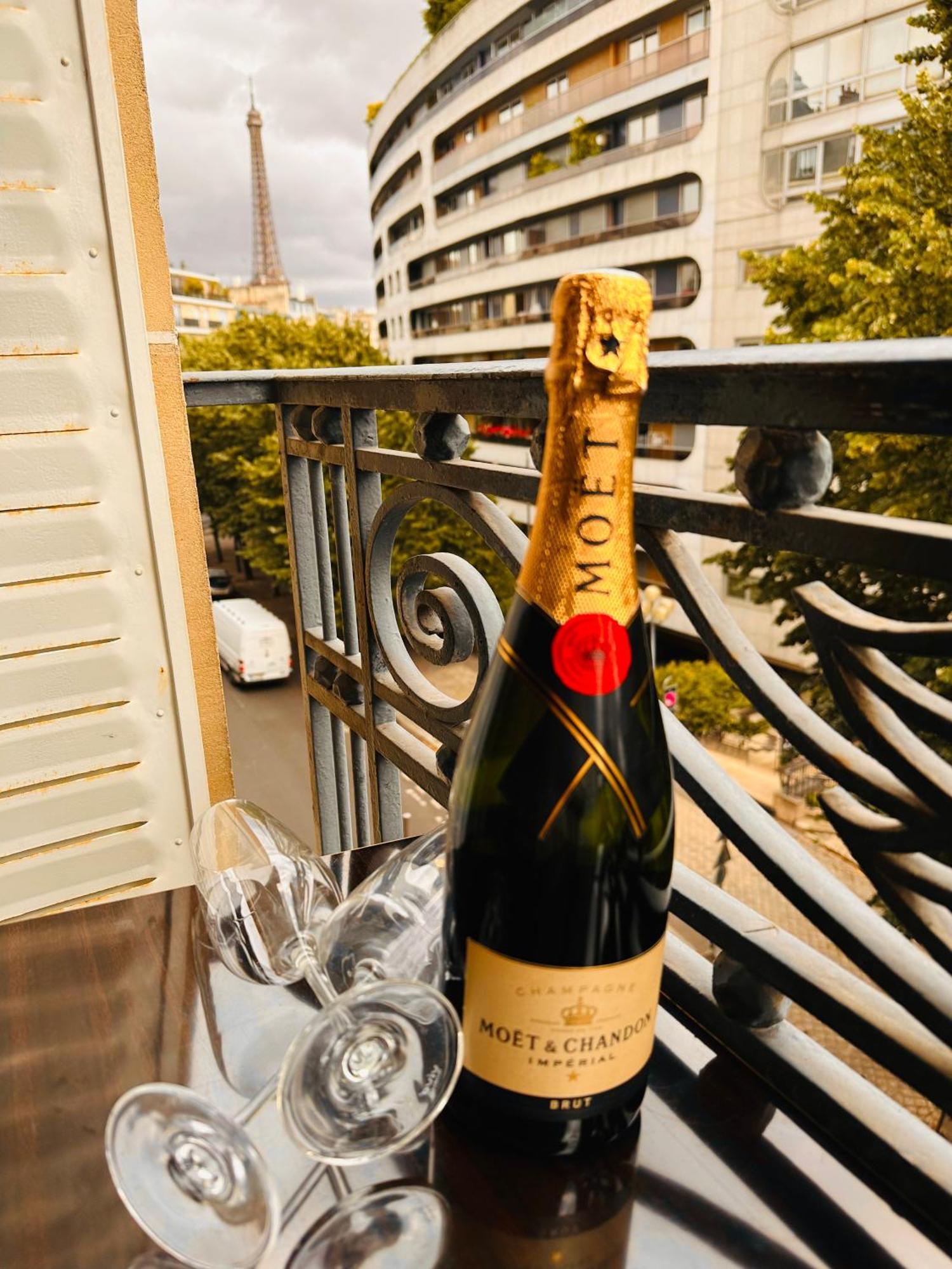 Cosy Appartement Avec Vue Tour Eiffel باريس المظهر الخارجي الصورة